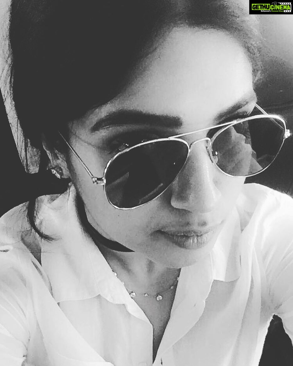 Bhumi Pednekar Instagram - Just,for no good reason - Selfie No. 839393 #travelselfie #Dubai #blackNwhite (A girls got to click when she is got to click 👊🏻) Dubai, United Arab Emirates
