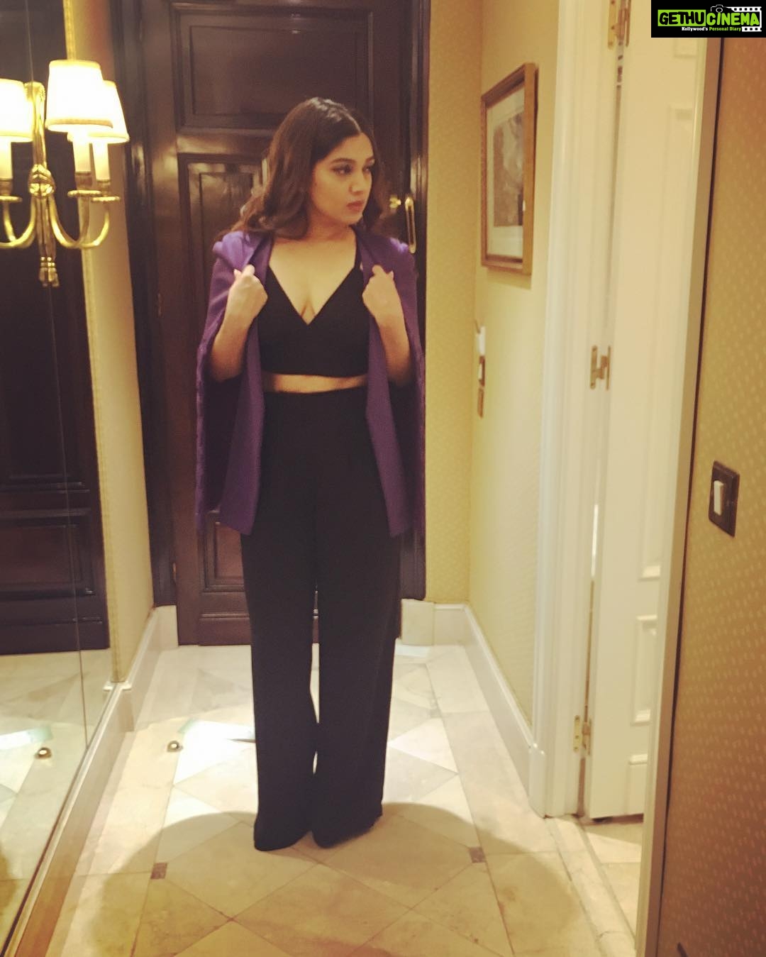 Bhumi Pednekar Instagram - Powering up .Styled by my ❤️ @shainanath #iifa2016 #madrid #happygirlsaretheprettiest