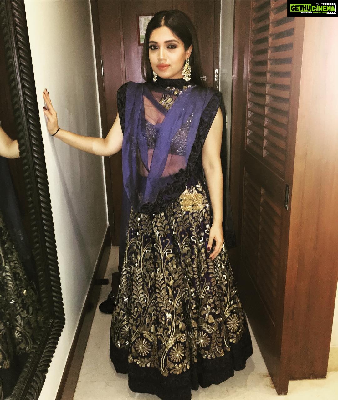 Bhumi Pednekar Instagram - Dressed and ready for #vikramandsaloni #baraatscene #happygirlsaretheprettiest @shainanath