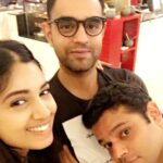 Bhumi Pednekar Instagram - Happy times in the capital with the main squad.Yay to us winning big @manav413 @sharatkatariya #nationalawards #delhi #foodmakesushappy #happyfaces #mainsquad
