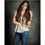 Bhumi Pednekar Instagram - A little starry ✨✨✨ @rohanshrestha ❤️❤️⭐️ #shoot #solo #superlove styled by @shainanath mua @tush_91 hair #rekhaji