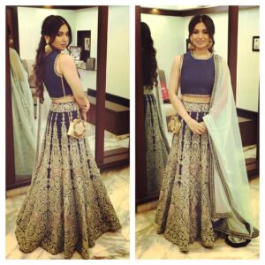 Bhumi Pednekar Instagram - Felt so pretty and happy at the Sol Lions Awards 2015 .Thank you for Awarding me with fresh talent of the year female .Styled by my darling @shainanath makeup by @neerajnavare.makeupartist love you guys 😘😘 #happywinner #Dumlagakehaisha #proud