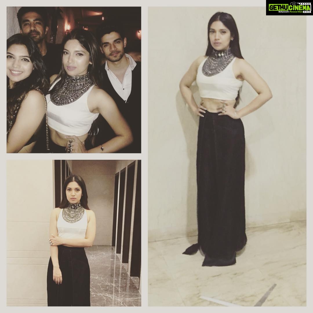 Bhumi Pednekar Instagram - Had an amazing night at the #brittaniafilmfareawards nominations party with this crazy bunch.styled by my lovely @shainanath makeup by @neerajnavare.makeupartist and hair by @mr.evrus ❤️❤️