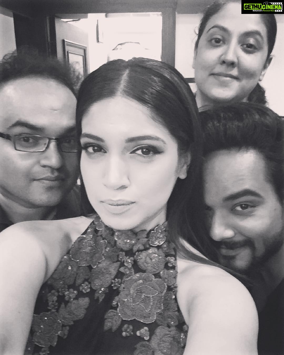 Bhumi Pednekar Instagram - With my main crew @shainanath @neerajnavare.makeupartist @mr.evrus sending you guys loads and loads of love this festive season ππππ.Thank you!!!i love you guys #MainCrew #shainanath #talentbomb