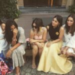Bhumi Pednekar Instagram - With the peeps..My pretty happy girls #Dimshaykishaadi #dimshay ❤️