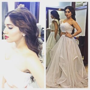 Bhumi Pednekar Instagram - Feel pretty...All dressed for the #bigstarentertainmentawards ...Super excited Styled by the amazing @shainanath ,makeup by @neerajnavare.makeupartist hair by @mr.evrus ❤️❤️