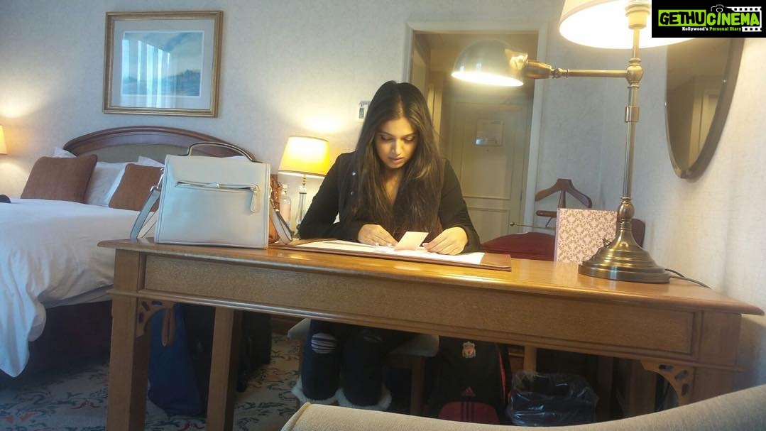 Bhumi Pednekar Instagram - Intense enough..when work takes over your holiday.Happiest times. #throwback #Melbourne #Langham #workaholic #girlsruletheworld