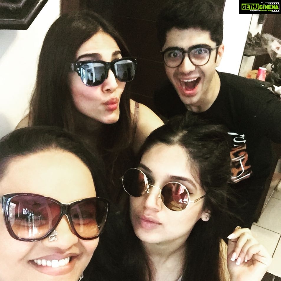Bhumi Pednekar Instagram - Happy birthday you chant chokre @taarukraina . Have a crazy crazy crazy bday. ❤️👑💃