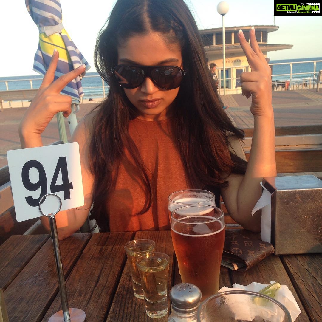 Bhumi Pednekar Instagram - Bonding with Bondi. #beachlife #bondi #GirlsRuleTheWorld #AllTheWayFromOz #australiadiary
