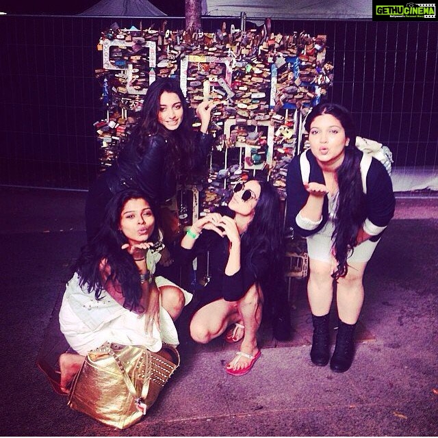Bhumi Pednekar Instagram - Loved and locked..trip needed ASAP girls #throwback #budapest #happyvibes #happyfaces #unconditionallove #girlsrule @shermeenk620 @priyanka.lulla @shettynisha