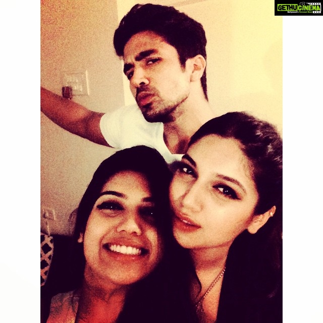Bhumi Pednekar Instagram - @saqibsaleem08 you crazy little person..thanks for having us over..haha..super host @samikshapednekar ❤️