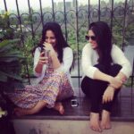 Bhumi Pednekar Instagram - Chill sun-fun day.. Rains and the peeps ❤️👑🌂