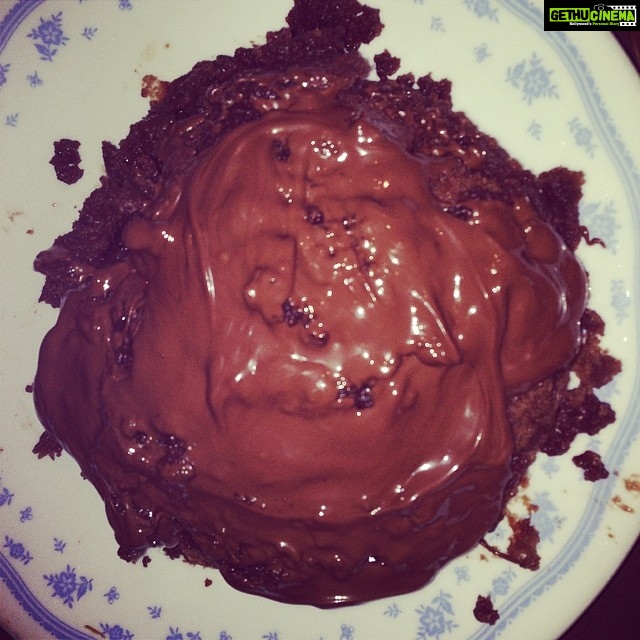Bhumi Pednekar Instagram - Moms done it again...slurp #yum#sweet#sins#moms#the#best#cook#ever#love#her