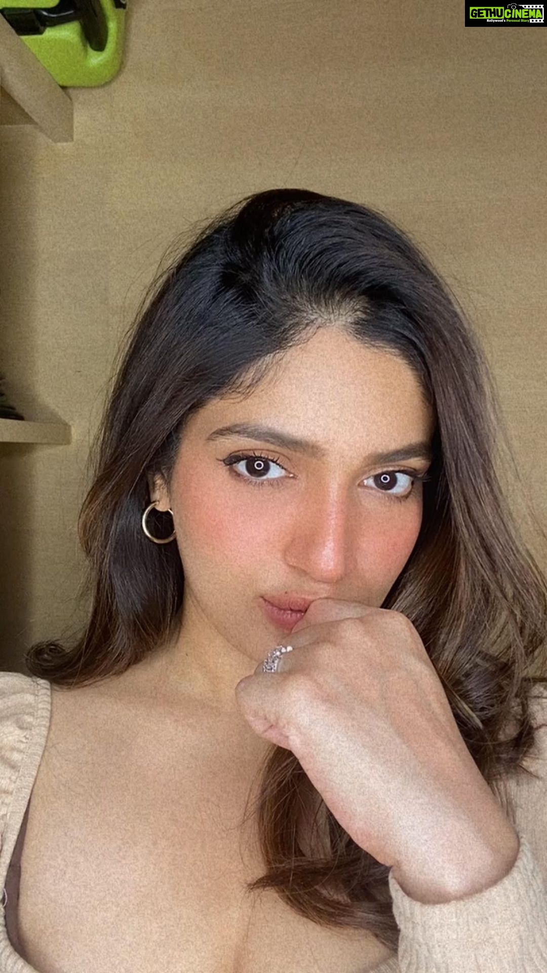 Bhumi Pednekar Instagram - ;);););););););) bizarre #JustForFun #reels