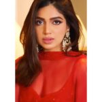 Bhumi Pednekar Instagram - Teekhi 🌶 . . . Hair & Makeup by me :) Styled by @pranita.abhi Custom lehenga @manishii_official earrings @curiocottagejewelry bangles @azotiique Clicked by @kunaalbose #ReshGoesSanky