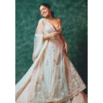 Bhumi Pednekar Instagram - 💥 #HappyDiwali . . . . Wearing @sawangandhiofficial Jewellery @karishma.joolry Styled by @pranita.abhi Hair @the.mad.hair.scientist Makeup me :) Clicked by @haranish.hrf @melomaniacc