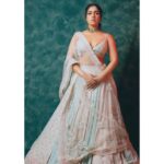 Bhumi Pednekar Instagram - 💥 #HappyDiwali . . . . Wearing @sawangandhiofficial Jewellery @karishma.joolry Styled by @pranita.abhi Hair @the.mad.hair.scientist Makeup me :) Clicked by @haranish.hrf @melomaniacc