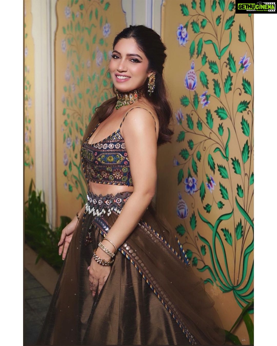 Bhumi Pednekar Instagram - I love wearing lehengas and dancing to Bollywood songs #DesiGirl . . . Wearing @jjvalaya HMU by me :) Jewellery @azotiique @curiocottagejewelry Styled @pranita.abhi Clicked by @miteshsphotography Post @melomaniacc