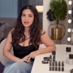 Bhumi Pednekar Instagram - As a climate warrior I’m always on the lookout for initiatives that give back to the planet. 🌏 Back to MAC by @maccosmeticsindia is one such program. All you have to do is get 6 full-size or mini glass or plastic MAC empties to any MAC store in India and get your choice of a lipstick that’s absolutely free. I love this and I hope you all participate. #backtomac