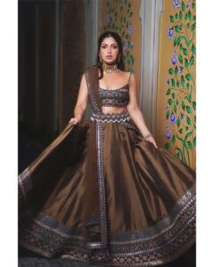 Bhumi Pednekar Instagram - I love wearing lehengas and dancing to Bollywood songs #DesiGirl . . . Wearing @jjvalaya HMU by me :) Jewellery @azotiique @curiocottagejewelry Styled @pranita.abhi Clicked by @miteshsphotography Post @melomaniacc