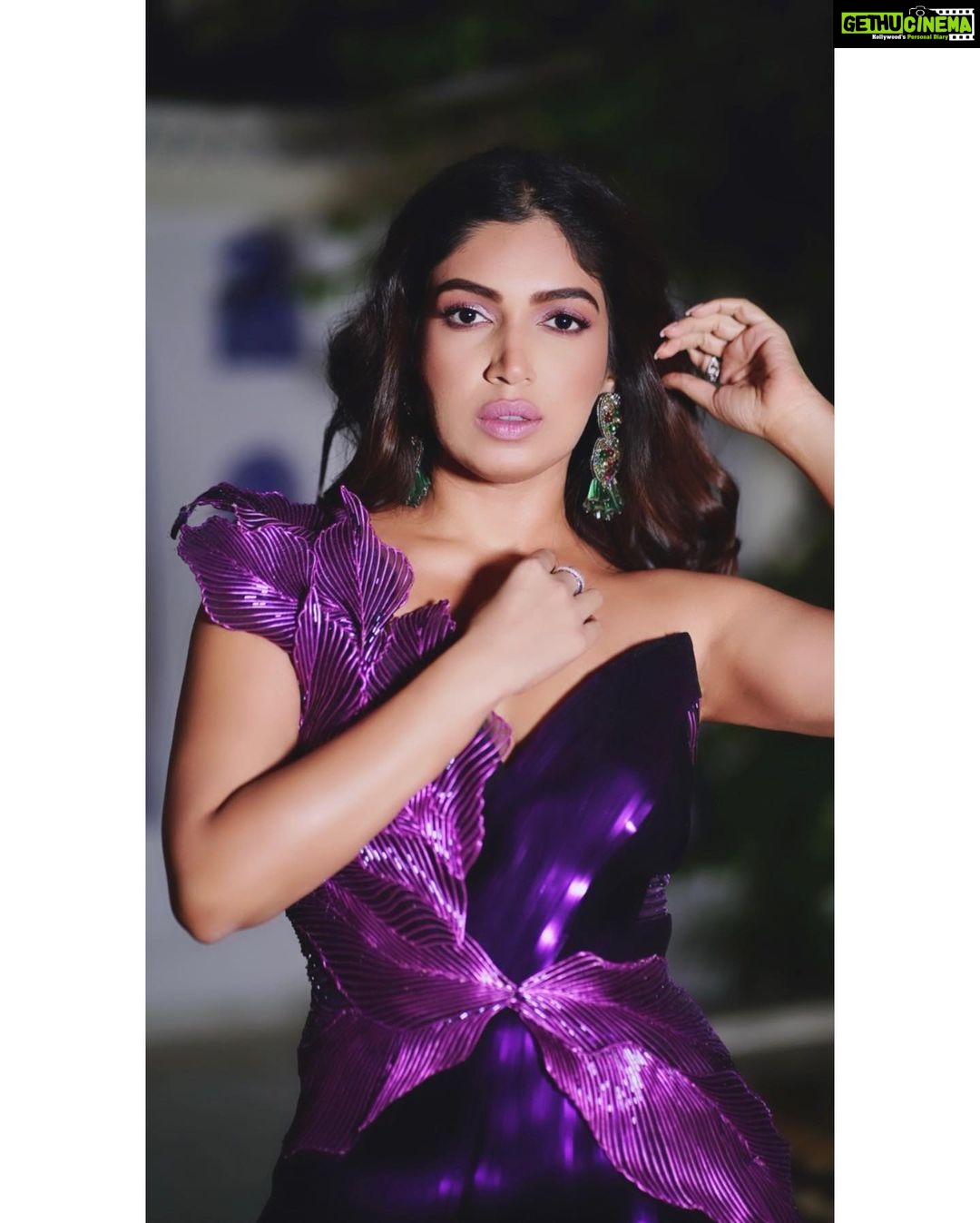 Bhumi Pednekar Instagram - Felt like a 🧜♀️ @amitaggarwalofficial . . . HMU me :) Styled by @pranita.abhi Clicked by @miteshsphotography Post @melomaniacc