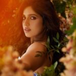 Bhumi Pednekar Instagram - I smell of roses and vanilla 💋 @elleindia . . . Image 1 & 2 Full look @ritukumarhq, heels by @louboutinworld, necklace & earrings @miabytanishq Image 3 Hand-painted floral bustier @joskai.studio, earrings by @outhousejewellery Content Director & Editor: @kamna.malik Photographer: @kay_sukumar Fashion editor: @zohacastelino Words: @aineenizamiahmedi Hair: @amitthakur_hair Make-up: @sonicsmakeup Production: @ikp.insta Marketing head: @ekta_ashar Assisted by: @siddhidolas, @rajvijhaveri18 Editorial assistant: @sylviaforreals Artist’s management agency: @yashrajfilmstalent