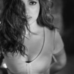 Bhumi Pednekar Instagram - I like my hair messy. @avigowariker . . . #PostPackUpShot