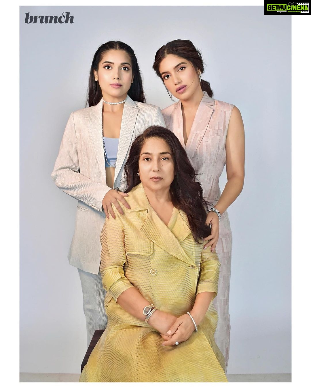 Bhumi Pednekar Instagram - When my mum was asked in our school admission interview, what she wished for her daughters she said “ I just want to make them good enough so that they are not a burden on society. For me their careers, their success, their social and financial standings, even at that time, were more important than marriage. This is how it is still. Marriage is their choice after they’re settled,” Read our super candid interview in this months @htbrunch @sumitrapednekar @samikshapednekar . . . #Goodmorning #love #gratitude