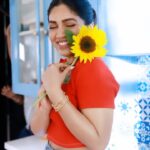 Bhumi Pednekar Instagram - Sunshine Girl ☀️ . . . #goodmorning #tuesday #instafam #love #gratitude #instagood #reels #reelitfeelit