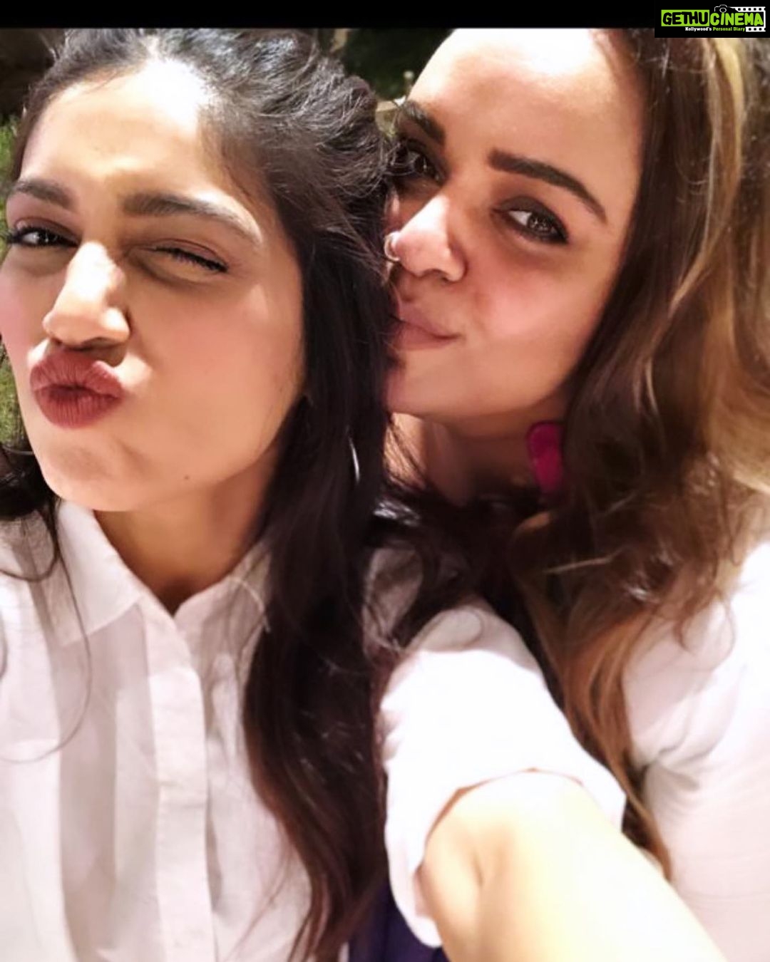 Bhumi Pednekar Instagram - Happy birthday @shanoosharmarahihai I love you more than I can explain ❤️ May this year be full of all things beautiful.