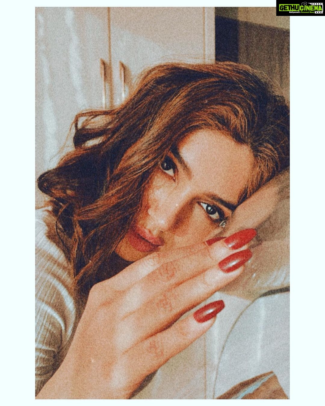 Bhumi Pednekar Instagram - Am ➖ but super ➕ about life ✔️ . . . #NoCorona #HealthyAndWise #IsolationOver