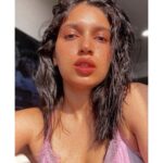 Bhumi Pednekar Instagram - That golden hour glow 🌻 . . . #mondaymotivation