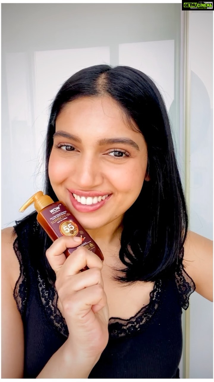 Bhumi Pednekar Instagram - There’s one skin care step I never skip and that is Sunscreen. I’m so elated today because my go-to skin care brand, @wowskinscienceindia has launched 2 Sunscreens with SPF 35 and 55. Get these sunscreens made with natural ingredients to keep your skin protected all seasons at www.buywow.in. #WOWSPFIsBFF #NatureInspiredBeauty #WOWSkinScienceIndia #TrustInWOW #TrustInNature