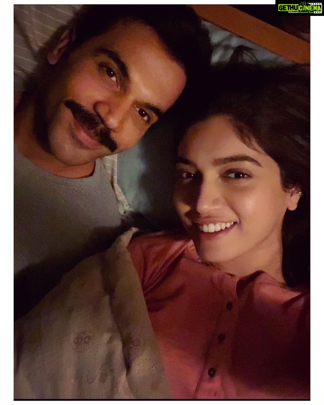 Bhumi Pednekar Instagram - Do mastane chale zindagi banane, Bande sayane aur naam ke deewane😜 #SumiAurShardul #BadhaaiDo @rajkummar_rao