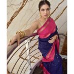 Bhumi Pednekar Instagram - आप सब को और आपके परिवार को दिवाली की बहुत बहुत शुभकामनाएँ 🪔 Wearing my mummy’s saree today :) #RecycleReuseReduce . . . #Goodmorning #Dhanteras #Local4Diwali Dream Team 📸 @lakshetamodgil @melomaniacc