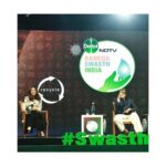 Bhumi Pednekar Instagram - Swasth is Mast 🙏 It was an absolute pleasure to join the legend, @amitabhbachchan sir along with some of the most active voices in the fight for a healthier environment and country, to discuss the #BanegaSwasthIndia campaign. #SwasthyaMantra #ClimateWarrior @ndtv @banegaswasthindia #DrPrannoyRoy #swachchbharat