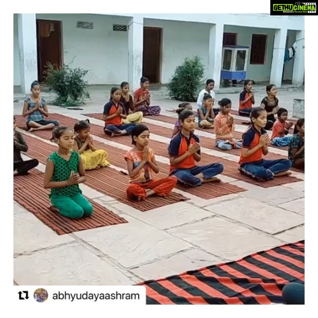 Bhumi Pednekar Instagram - #HappyDaughtersDay to all my little ones at @abhyudayaashram Even though the Covid 19 situation has slowed us down ,we are still trying to do our best. Technology is a boom :) So proud of all our children and the teachers for not giving up š #Beti #Love #GirlPower