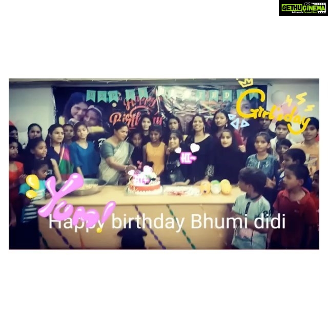 Bhumi Pednekar Instagram - It’s a party @abhyudayaashram Thank you for celebrating this day ❤️