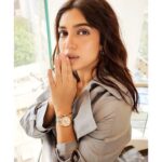 Bhumi Pednekar Instagram - Taking my style quotient a notch higher with the new @danielwellington Iconic Link Lumine. The dial with Swarovski ®️ crystals has my heart. P.S.- I paired it with the rose gold bracelet to elevate my look. #danielwellington #IconicLinkLumine . . . . Team @lakshetamodgil @melomaniacc @bhaktee__