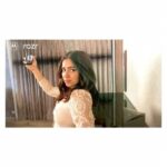 Bhumi Pednekar Instagram - Our life is at a pause now, and it is making us re-evaluate our approach to life. It is testing our resolve. When we are pushed against the wall, we learn the most about ourselves. I learnt about my strengths when I played the characters that most wouldn't dare to play. From a confident and proud overweight married woman who loves herself the way she is, to an old grandmother, I took up roles that brought me out of my comfort zone. If we didn't live to challenge the norm, we'd never see the best of the human mind. If the folks at Motorola didn't challenge the idea of a typical smartphone, they wouldn't have come up with the most revolutionary smartphone the world has ever seen, the #MotorolaRazr. So go ahead and #FlipYourWorld too! @motorolain