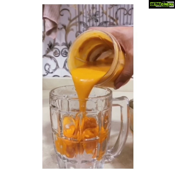 Bhumi Pednekar Instagram - Shake-Masterš„¤ #MangoShake #AlmondMilk #Alphonso #Stevia #Summer