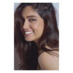 Bhumi Pednekar Instagram - ℝ𝕚𝕤𝕖 𝕦𝕡|𝔹𝕖 ℙ𝕠𝕤𝕚𝕥𝕚𝕧𝕖|𝕊𝕡𝕣𝕖𝕒𝕕 𝕃𝕠𝕧𝕖 🌈 #goodmorning #stayhome #positivevibes #love #gratitude