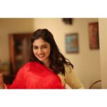 Bhumi Pednekar Instagram - The many moods of #VedikaTripathi , today at 12 pm on @sonymaxmovies ♥️ #PatiPatniAurWoh