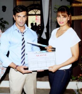 Bipasha Basu Instagram - Our Day 1 of working together, on the sets of #Alone … 7th June 2014 . #monkeylove #throwback