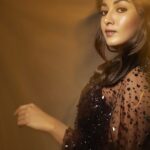 Catherine Tresa Instagram - Let's try describing our day in emojis ! Here we goo..💃🍜💫 #poutgameon #sareenotsorry #chasingmidweekblues #wednesdayvibes #mebeingme