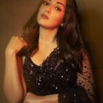 Catherine Tresa Instagram - Let's try describing our day in emojis ! Here we goo..💃🍜💫 #poutgameon #sareenotsorry #chasingmidweekblues #wednesdayvibes #mebeingme