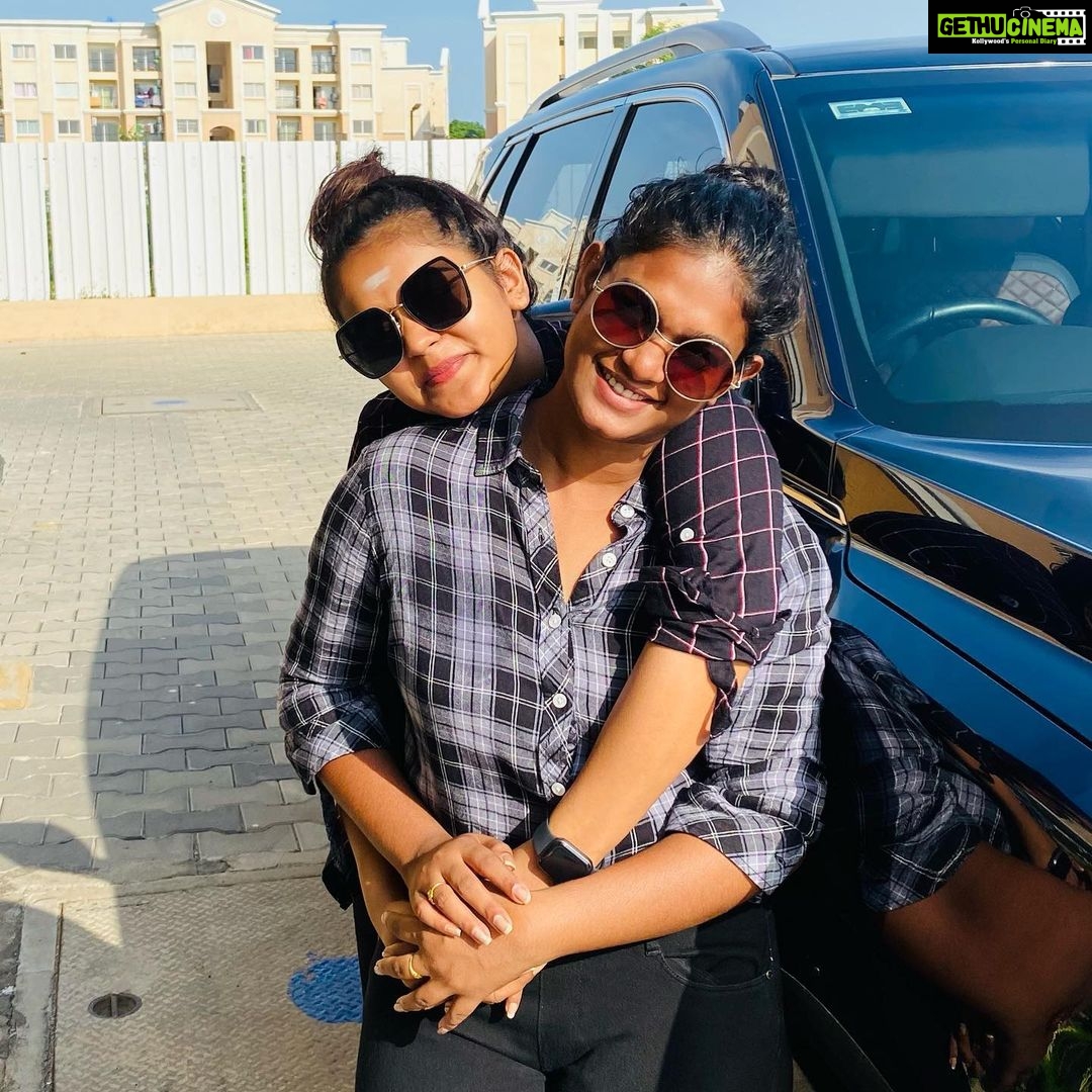 Chaitra Reddy Instagram - @twinbirdsonline TWIN BIRDS is a well known women’s daily wear brand. They are category leaders in Leggings with 100+ colours in their collection. They also have Denim Jeggings, T-shirts, casual and formal shirts, Loungewear, Formal and Other Bottoms. Available in all leading retail stores near you and online.