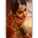 Chaitra Reddy Instagram - ♾forever♾ #racha #11.11.2020 Blouse : @mabia_mb 🌼 Saree : @kandasami_official 🌼 Jewels : @new_ideas_fashions 🌼 Makeup: @laavi_me 🌼 Mehendi: @aravinth_mehendi_artist 🌼 Nails : @nail_culturee 🌼 Photography: @camerasenthil 🌼