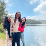 Chaitra Reddy Instagram - Kodai series ❤️ Swipe-swipe 🥰 @sreenidhi_ 😘 @nakshathra_official😘