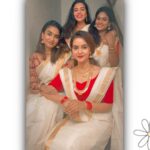 Chaitra Reddy Instagram – When you get that amazing Squeeze between my Mallu girls 😍 
🙈🌸HAPPY ONAM🌸🙈 
 My first Eva onam 😍 
 You girls made it so memorable 😍🌸
@its_shabana_ ❤️
@nakshathra_official ❤️
@reshma_muralidaran_official ❤️